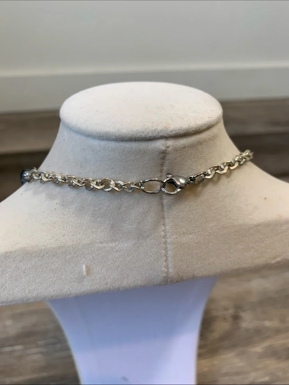 N/A long necklace